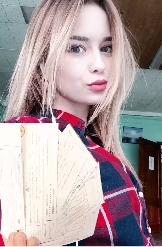 Svetlana Cochut Krasnokutsk estafa de citas en línea. Imágenes de estafadores ucranianos. Correo electrónico, teléfono, esquema de fraude