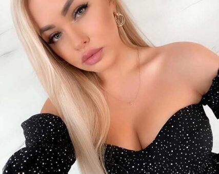 Nadia Rekeda – selfie utilizada en un perfil reportado de citas online
